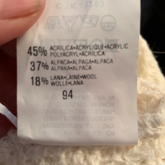 Penny Pull long Cream Sweatet Alpaca blend, size medium, very soft see below - Picture 6 of 7